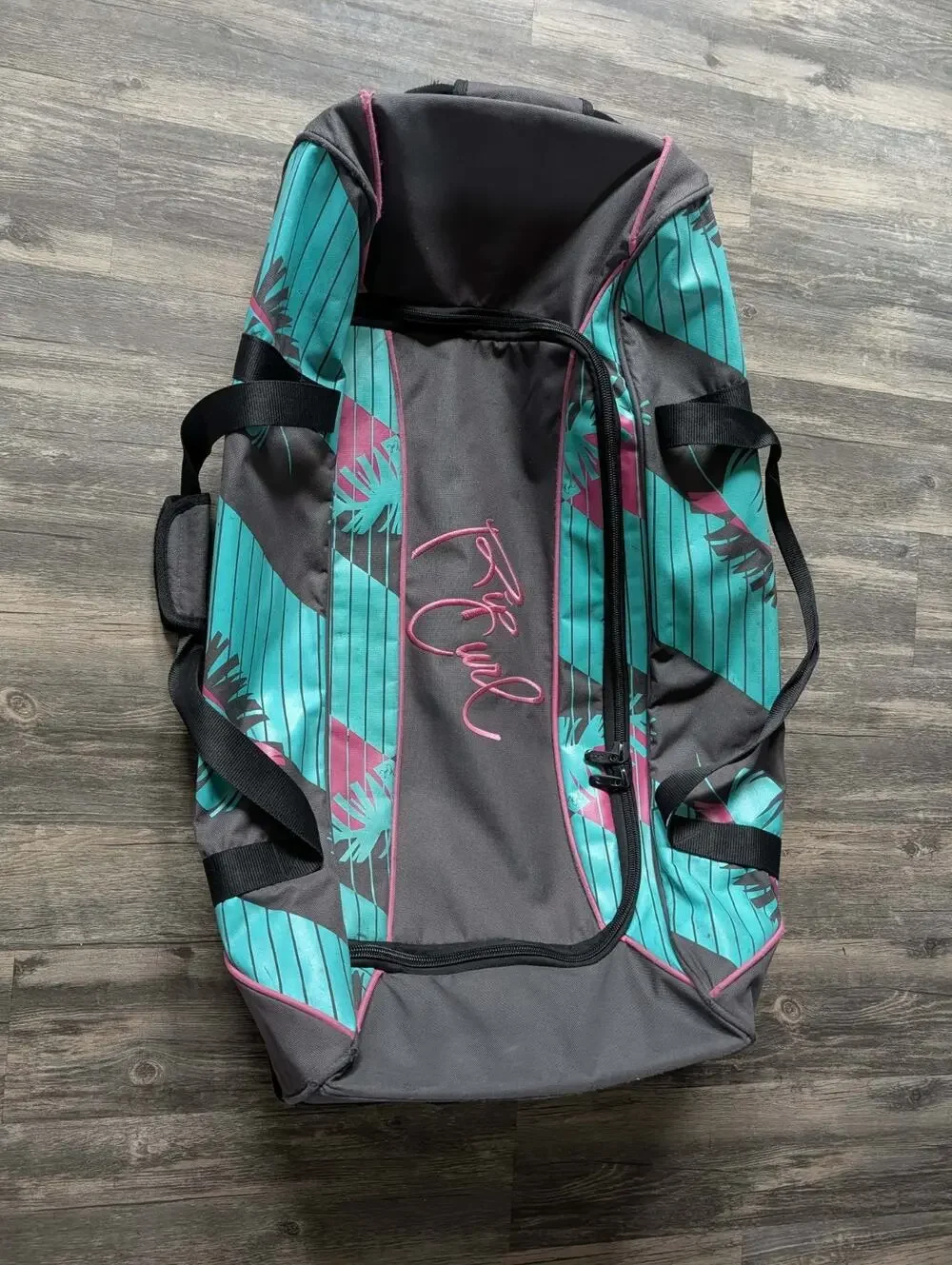 Rip Curl Women's Large Luggage Travel Bag Teal Blue Pink Embroidered Rare!